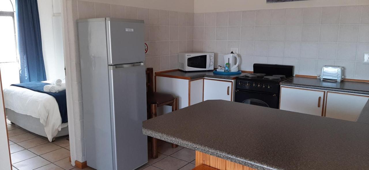 Oom Piet Accommodation Gansbaai Exterior photo